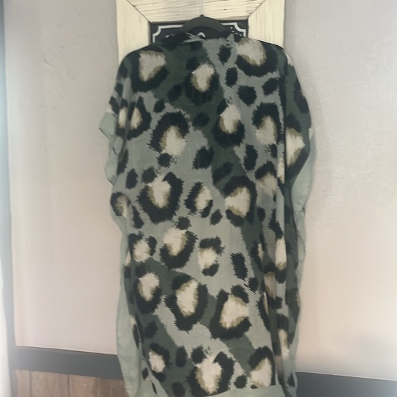 Cardigan - Picture 3 of 3